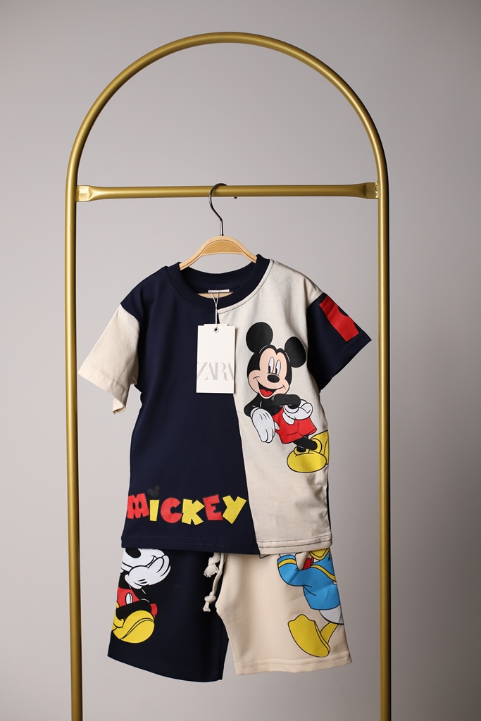 Mickey Mouse Çift Renkli Şortlu Takım