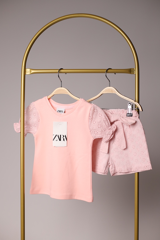 Pembe Kol Detaylı Şortlu Takım