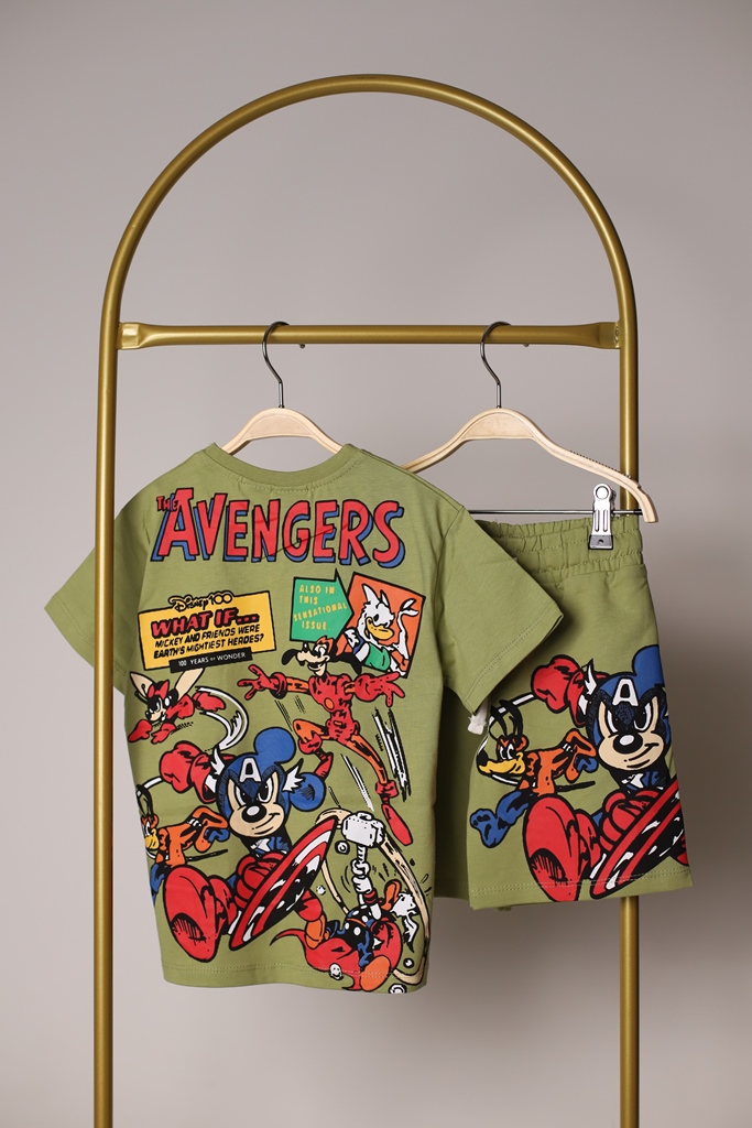 Yeşil Disney Avengers Sırt Baskılı Şortlu Takım