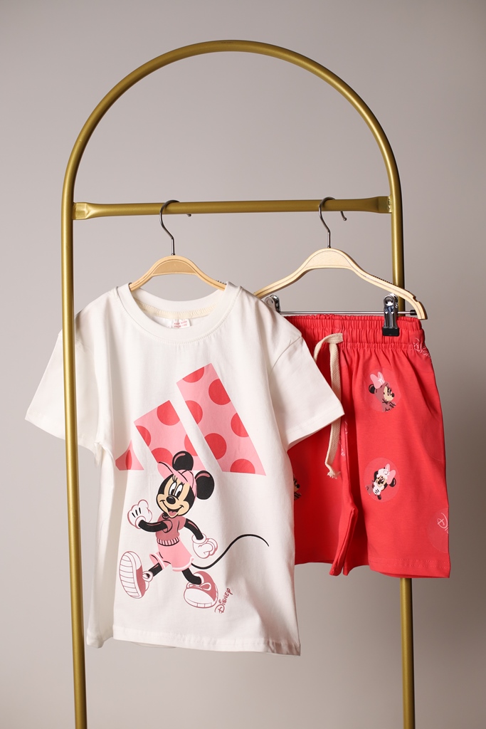 Şapka Detaylı Minnie Mouse Şortlu Takım