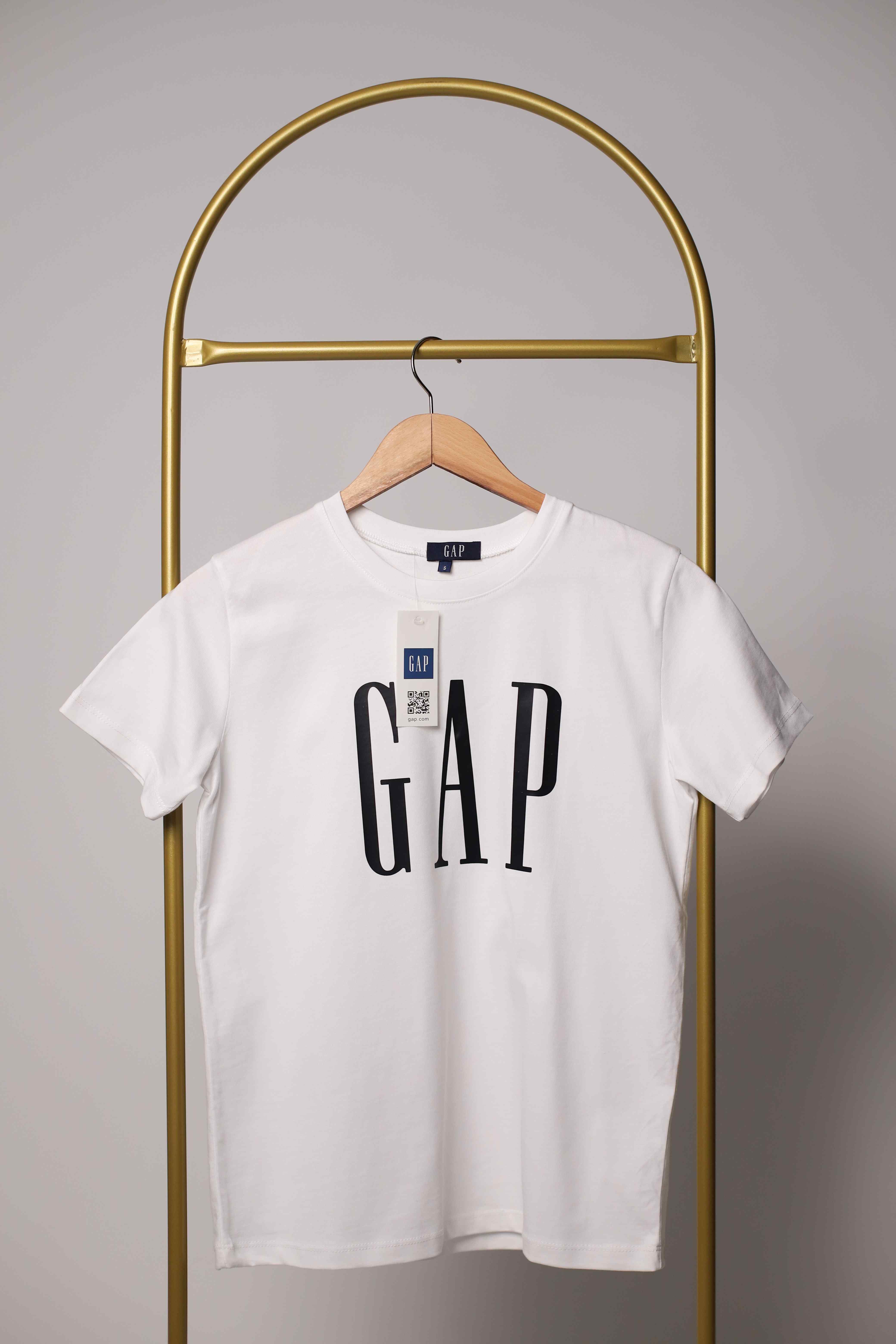 Beyaz Üzeri Siyah Gap Baskılı Yetişkin T-shirt