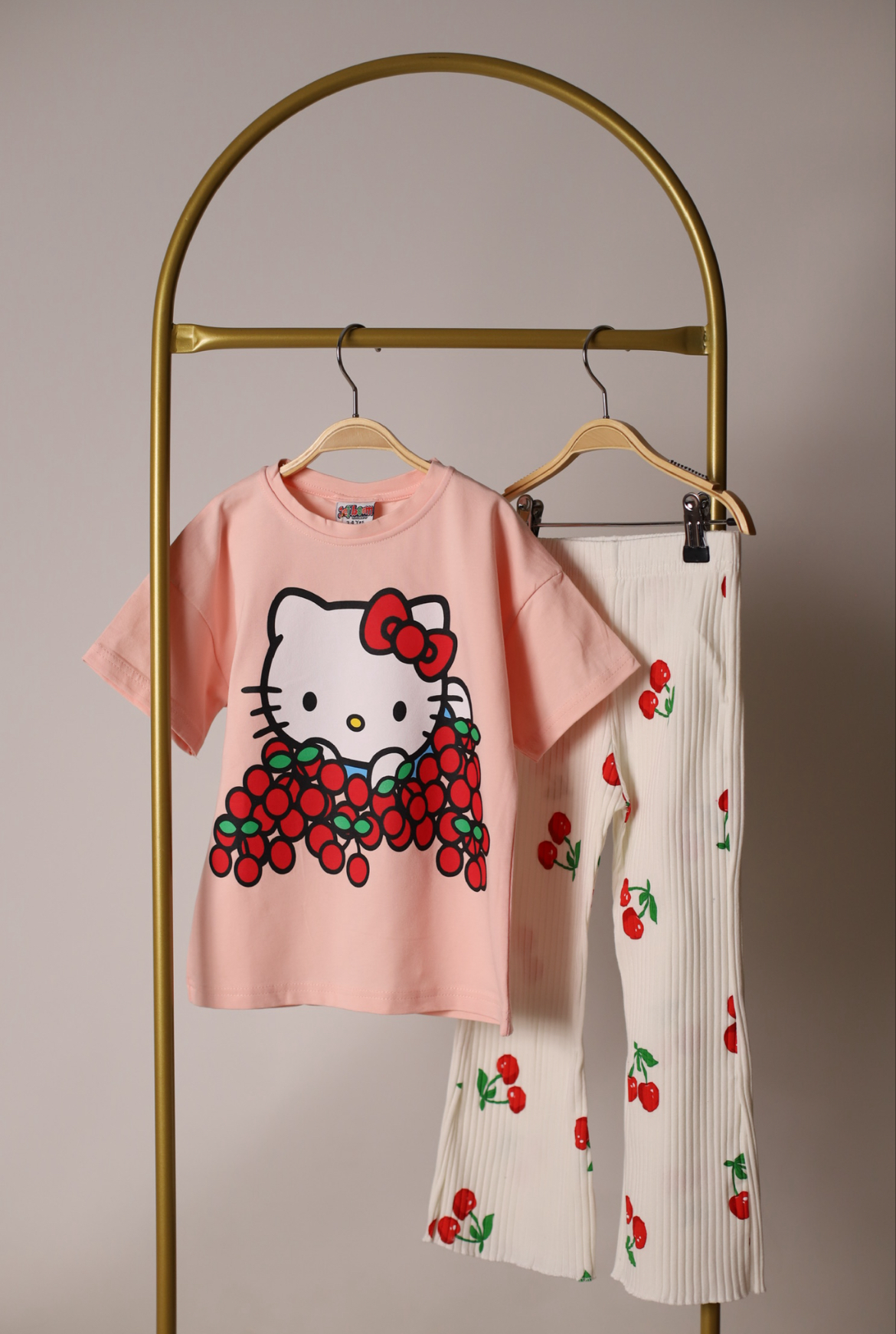 Hello Kitty Cherry İspanyol Takım