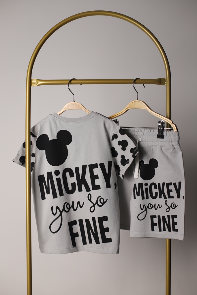 Gri Mutlu Mickey Şortlu Takım
