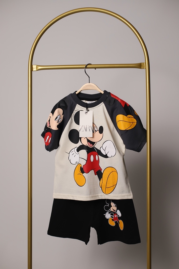 Siyah Mickey Mouse Baskılı Erkek Çocuk Takım