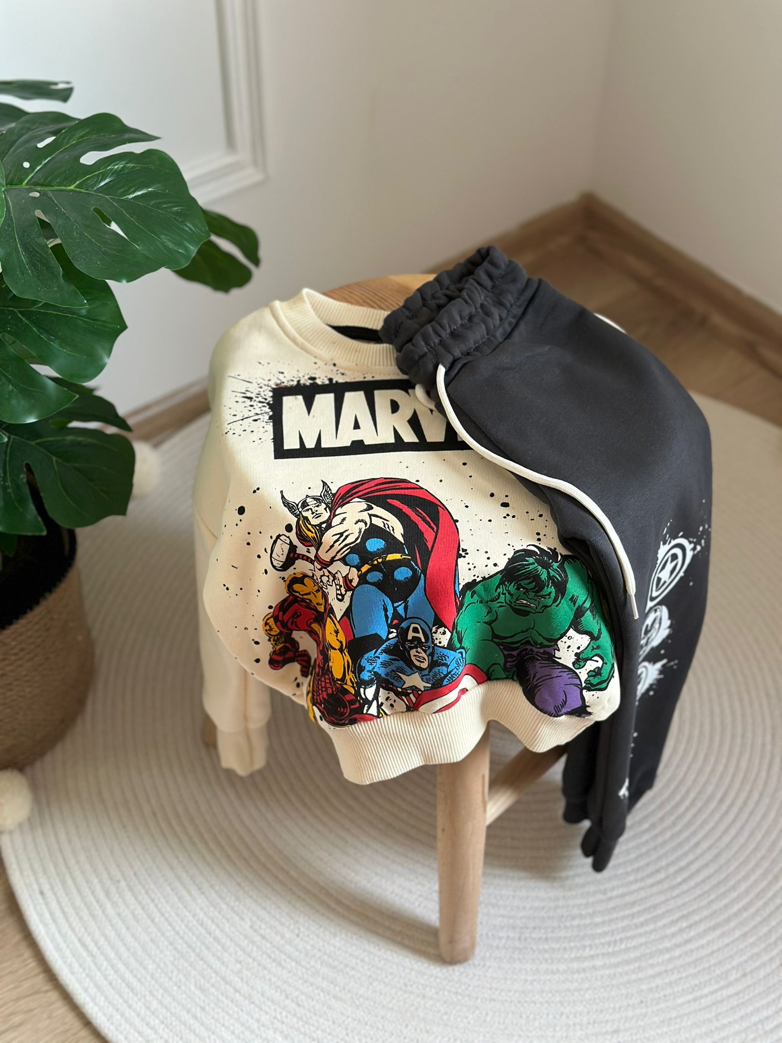 Krem Rengi Marvel Eşofman Takımı