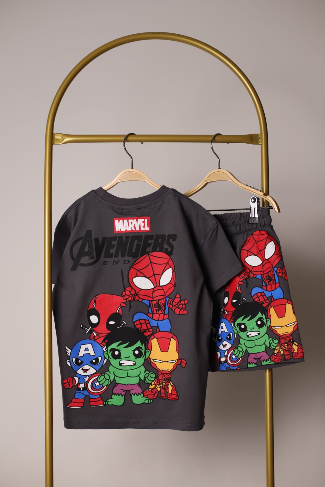Füme Avengers Figür Detaylı Gap Şortlu Takım