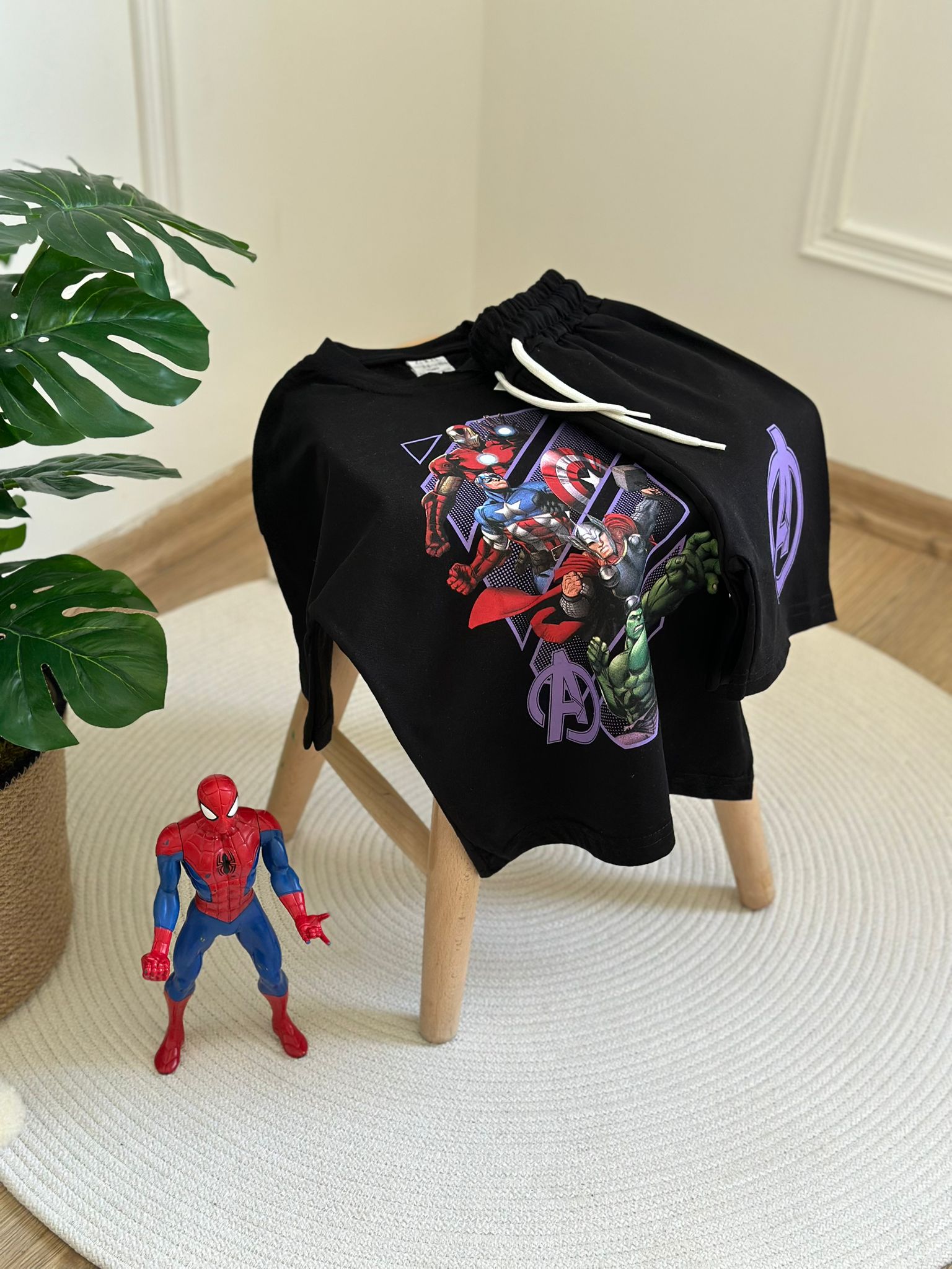 Siyah Marvel Baskılı Şortlu Takım