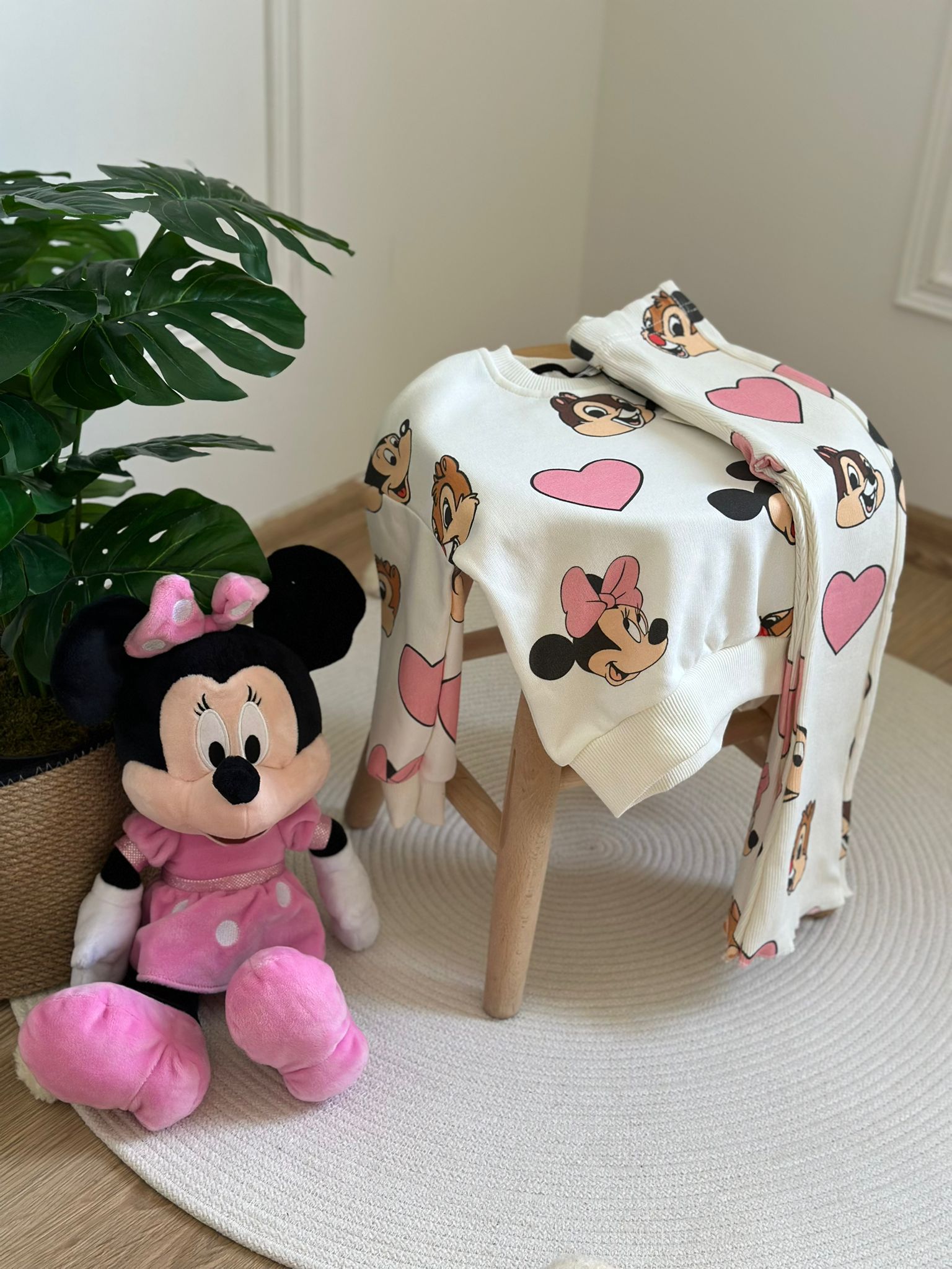 Beyaz Minnie Ve Arkadaşları Kalpli Fitilli Takım
