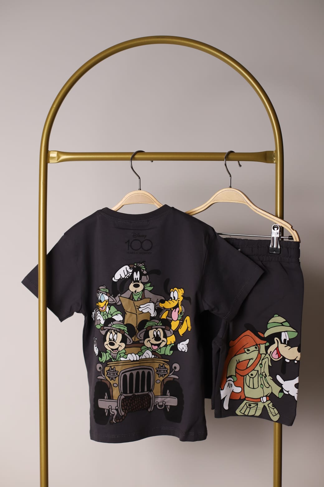 Kaşif Mickey ve Arkadaşları Füme Şortlu Takım