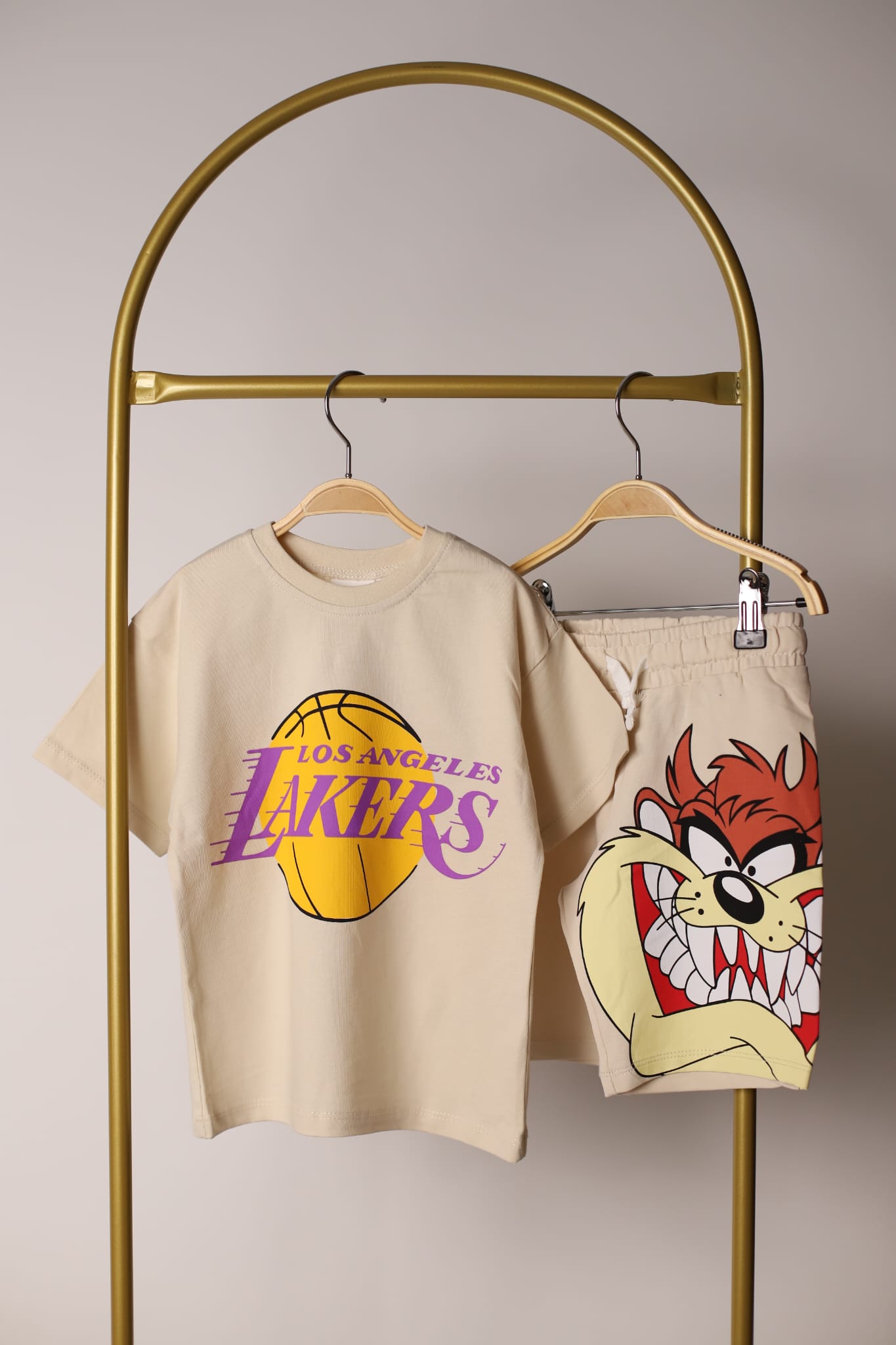 Krem Rengi Lakers Tazmanya Canavarı Sırt Baskılı Şortlu Takım