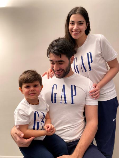 Beyaz Üzeri Lacivert Gap Baskılı Yetişkin T-shirt