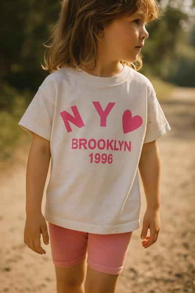 Pembe Brooklyn Kalp Detaylı T-Shirt