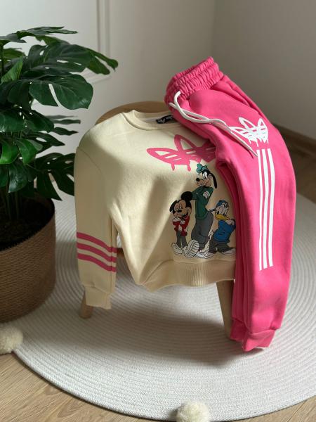 Pembe Sporcu Mickey ve Arkadaşları