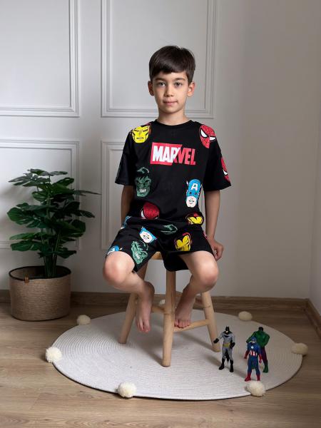 Siyah Marvel Baskılı Şortlu Takım