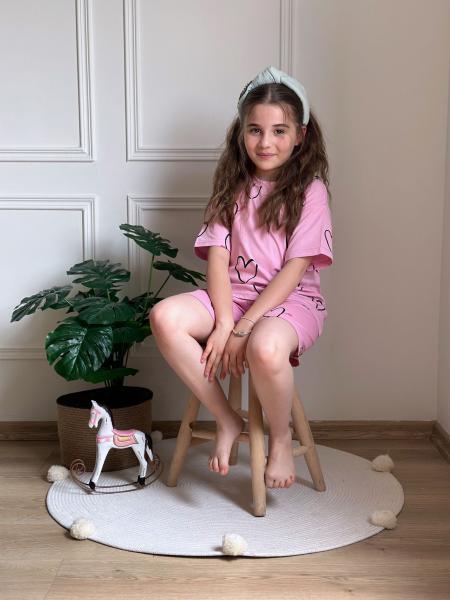 Pembe Kalp Desenli Şortlu Takım