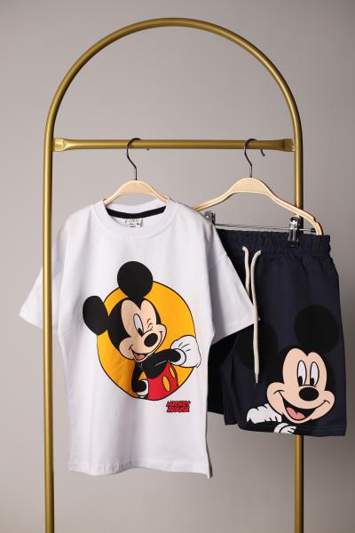 Neşeli Mickey Sırt Baskılı Şortlu Takım