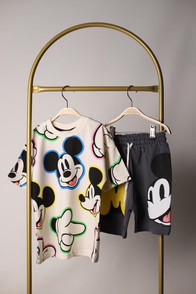Renkli Mickey Baskılı Şortlu Takım
