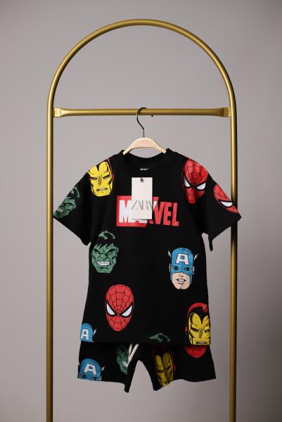 Siyah Marvel Baskılı Şortlu Takım