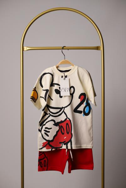 Mickey Mouse 28 Baskılı Kırmızı Şortlu Takım