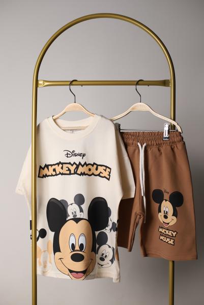 Sırt Baskılı Mickey Kahverengi Şortlu Takım