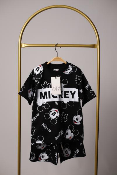 Siyah Beyaz Mickey Mouse Baskılı Şortlu Takım