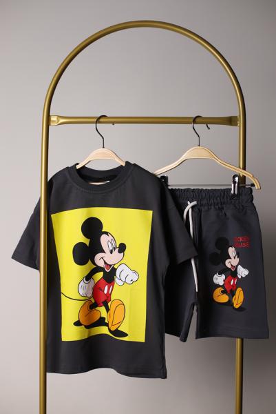 Siyah Üzeri Sarı Mickey Baskılı Şortlu Takım