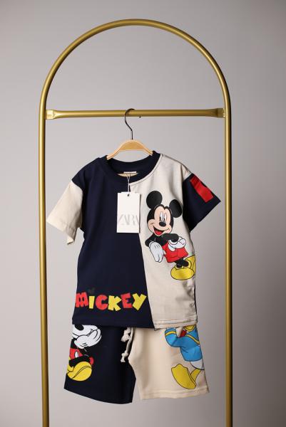 Mickey Mouse Çift Renkli Şortlu Takım
