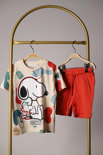Renkli Sırt Baskılı Snoopy Şortlu Takım