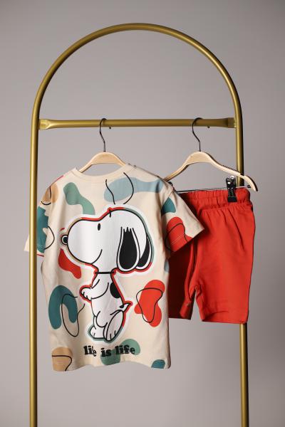 Renkli Sırt Baskılı Snoopy Şortlu Takım