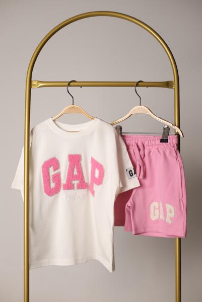 Pembe Punch İşlemeli Gap Şortlu Takım