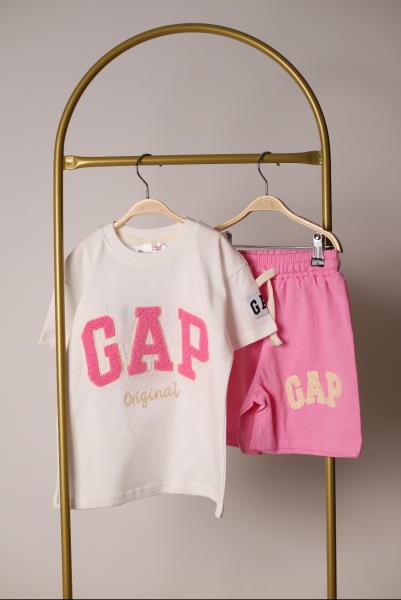 Beyaz Üzeri Pembe Punch İşlemeli Gap Şortlu Takım